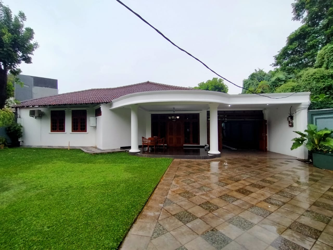 Disewakan Rumah Siap Huni di Cilandak Jakarta Selatan Kondisi Semi Furnished